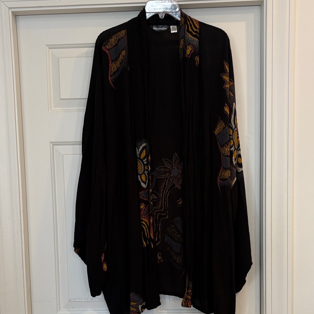 Elegant Black Floral Kimono